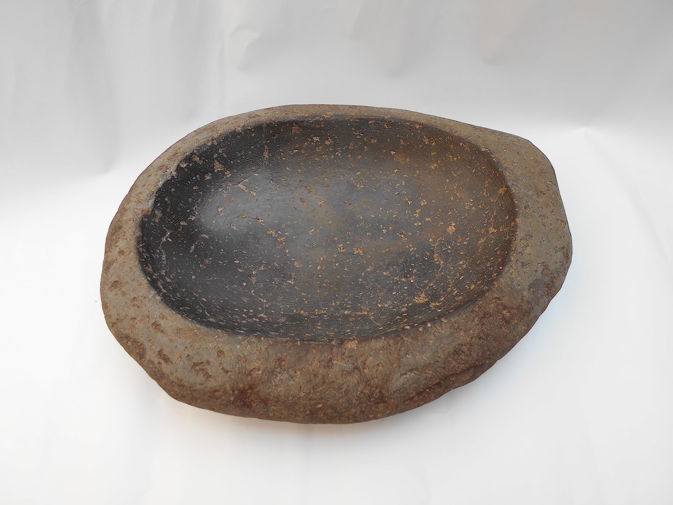 Amazon.co.jp: 自然石の器 黒灰色 自然石 ほぼ長円形 長径：26cm 短